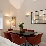 Chiswick Views & Space - Elegant 3Bdr Duplex With Parking