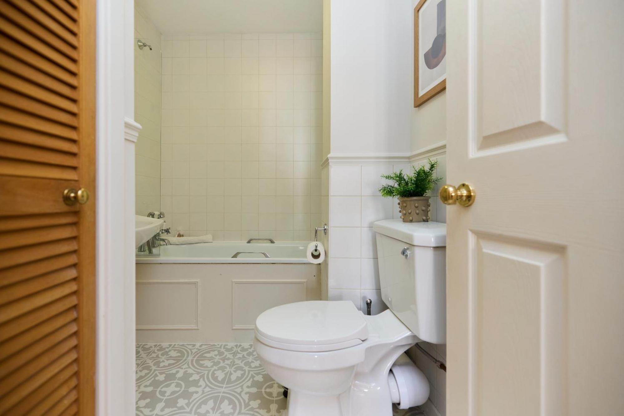 Chiswick Views & Space - Elegant 3bdr Duplex With Parking Apartment *