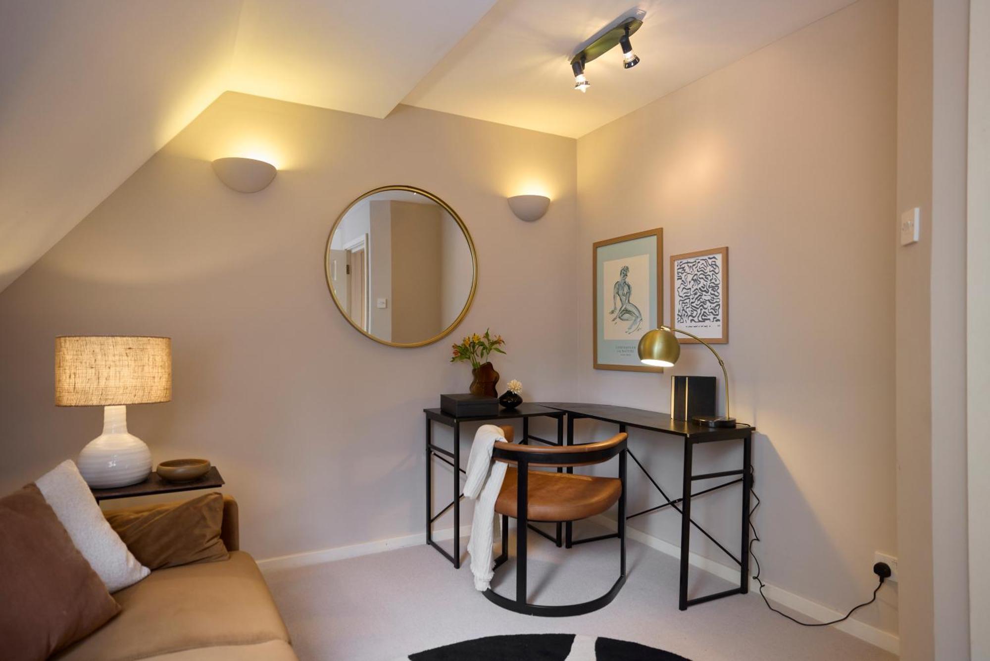 Chiswick Views & Space - Elegant 3bdr Duplex With Parking * London