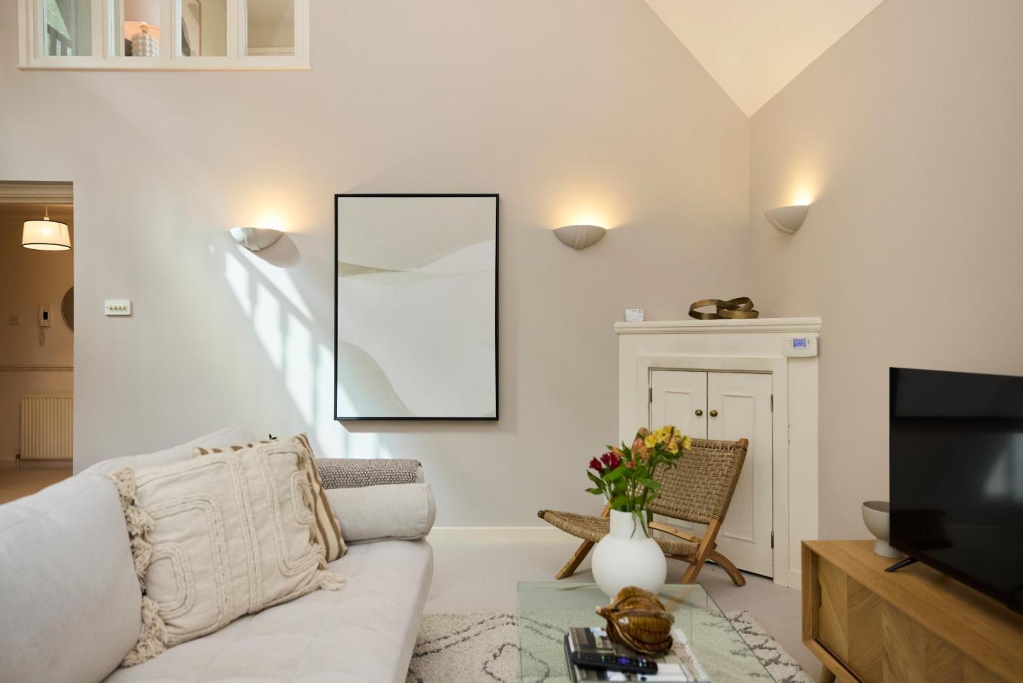 Chiswick Views & Space - Elegant 3bdr Duplex With Parking