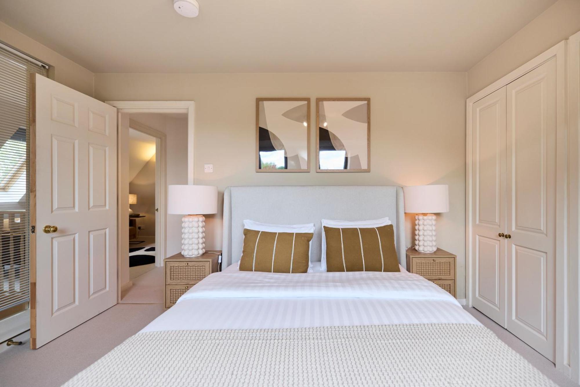 Chiswick Views & Space - Elegant 3bdr Duplex With Parking Apartment London