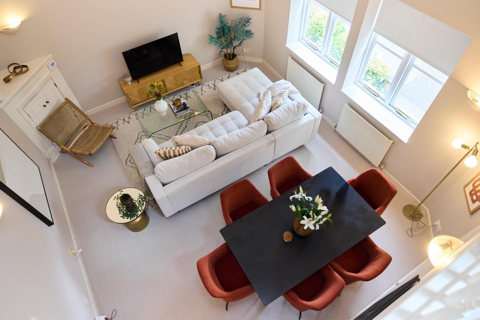 Chiswick Views & Space - Elegant 3bdr Duplex With Parking London