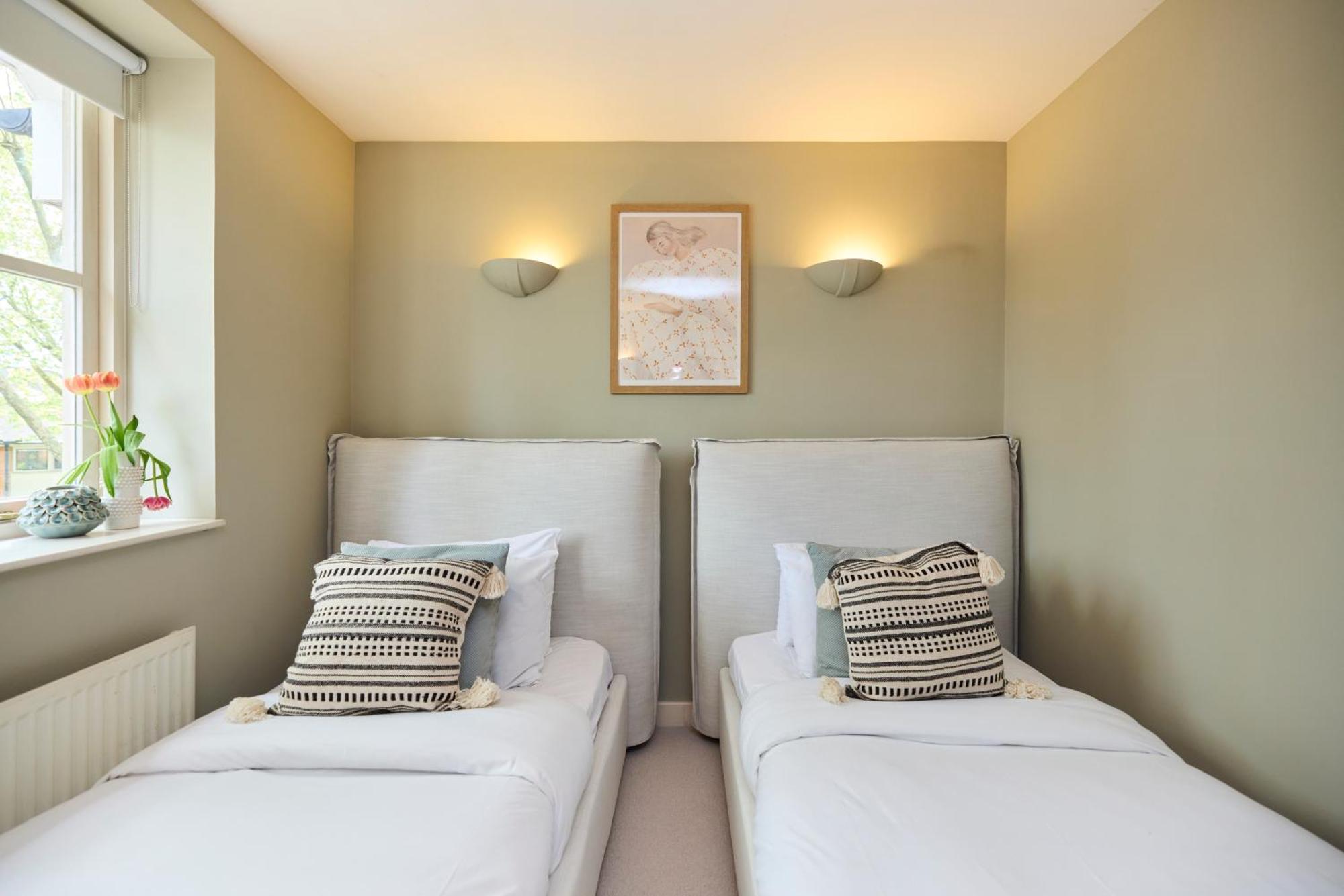 Chiswick Views & Space - Elegant 3bdr Duplex With Parking Apartment